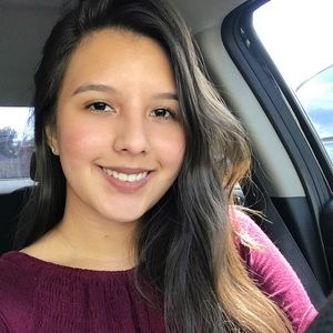 Meet your Posher, Paola