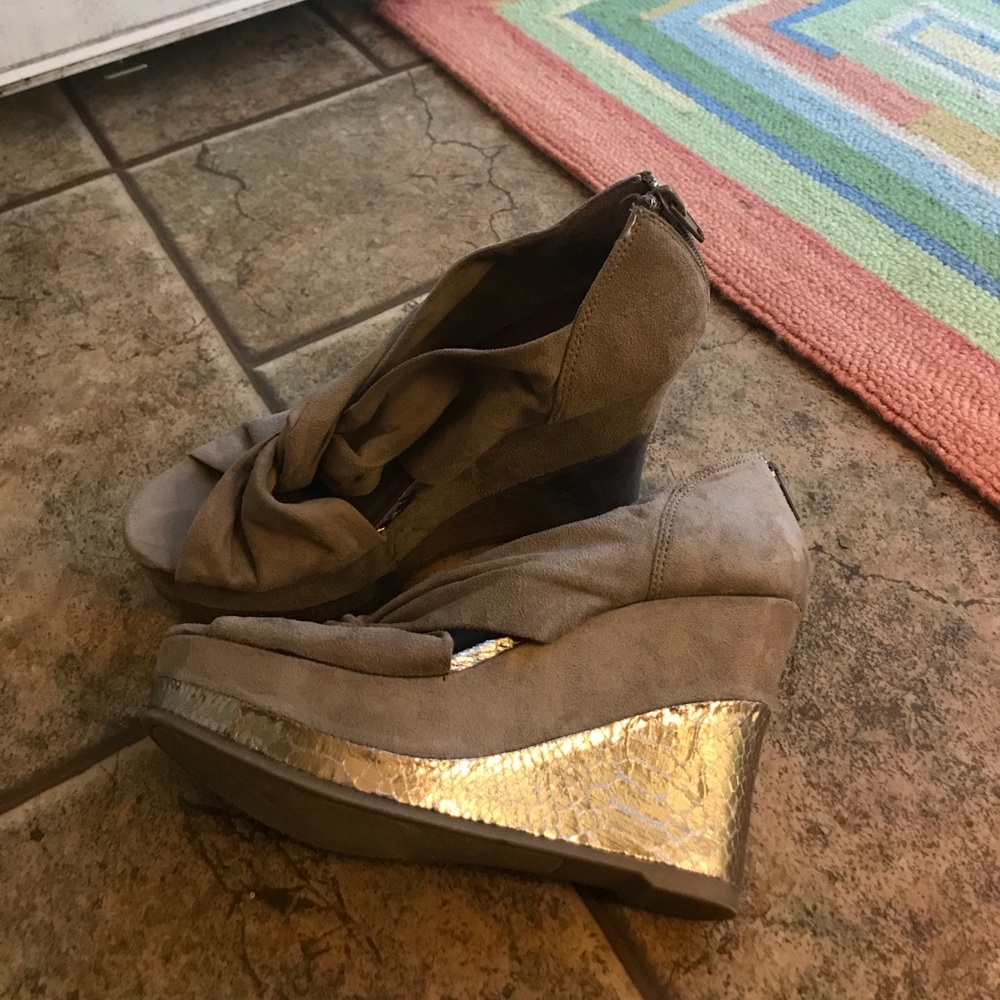 Wedges - Picture 2 of 2