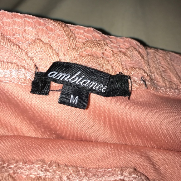 Peach high wasted lace skirt - Picture 2 of 2