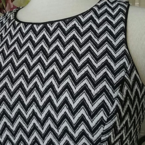 Jessica Simpson chevron pleated dress - Picture 5 of 8