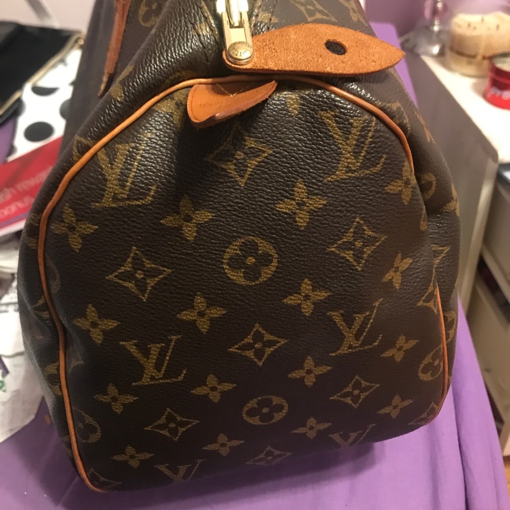 Louis Vuitton speedy