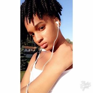 Meet your Posher, Nyïá