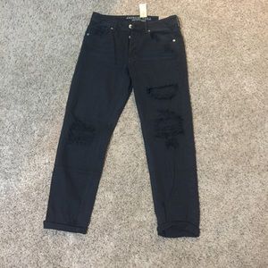 Size4 destroyed black American Eagle Tomgirl jeans