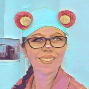 Meet your Posher, Alma