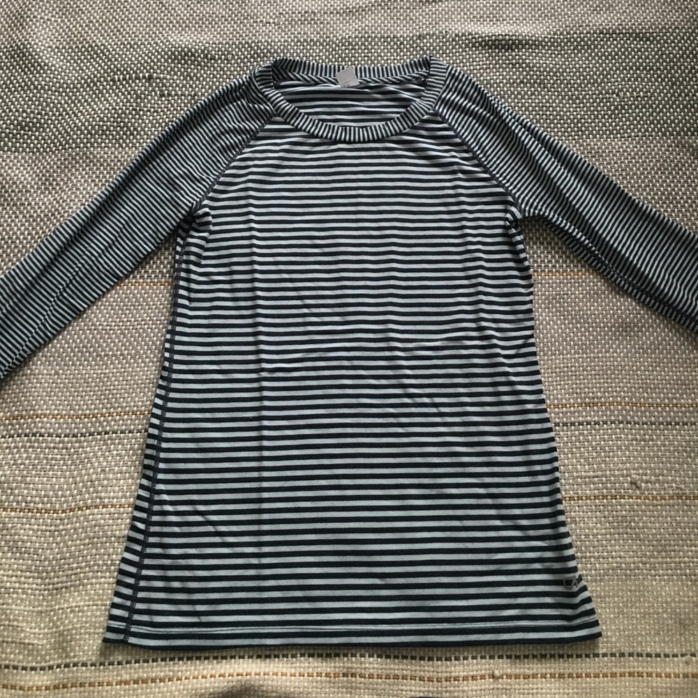 Gap Fit Long Sleeved Work Out Top