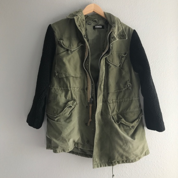 Reformation • Olive Cargo Jacket Shearling Sleeves - Picture 3 of 8