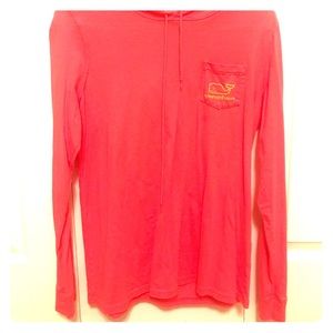 pink long sleeve vineyard vines hooded tshirt