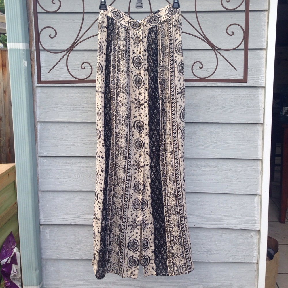 Black and white printed maxi skirt