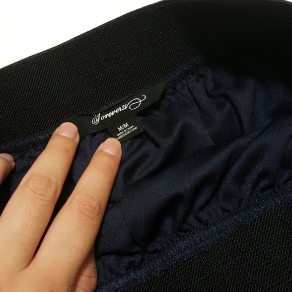 Blue skirt - Picture 3 of 3