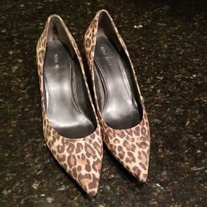 Nine west pointy leopard pumps