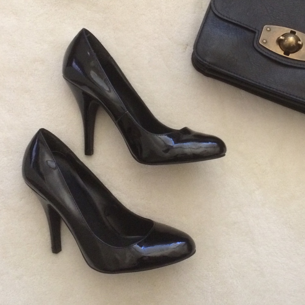 Black Patent Leather Pumps