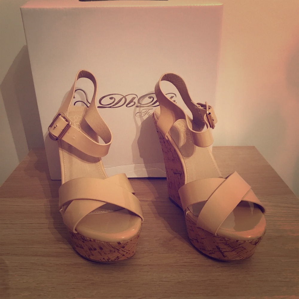 Pariss wedge sandals