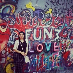 Meet your Posher, Savaira