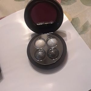 Eyeshadow quad
