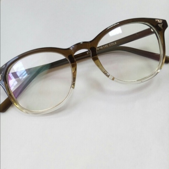 ⭐️NEW⭐️ Gradient Vintage Style Glasses - Picture 3 of 3