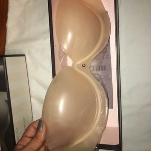 Nude under bra seamless