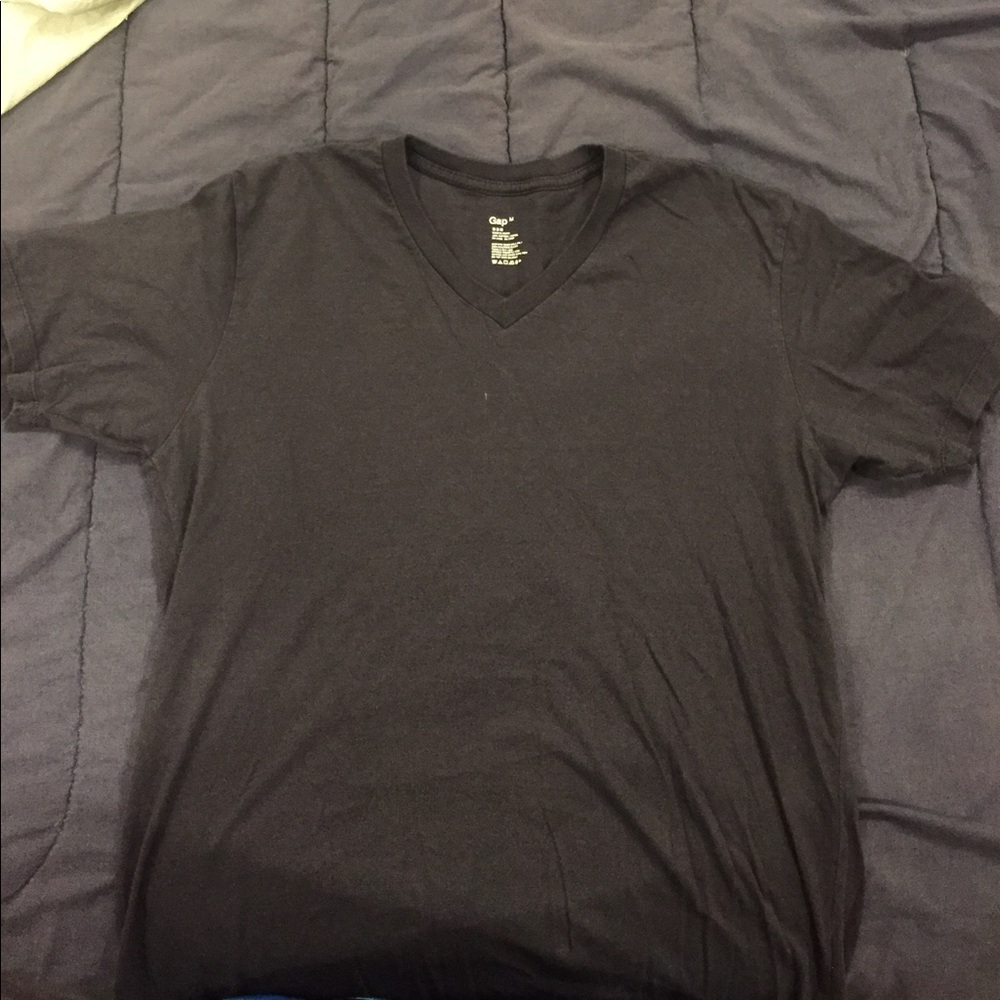Gap v neck t shirt
