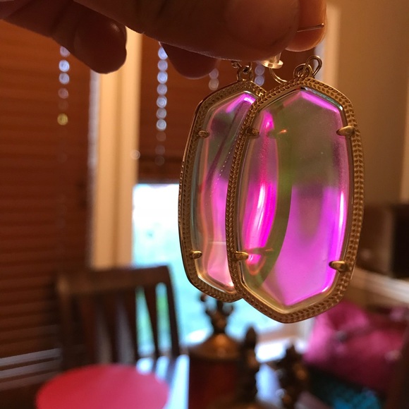 SOLD...Kendra Scott Iridescent Dichroic. - Picture 2 of 6