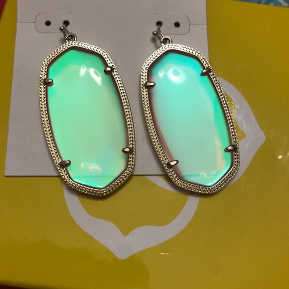 SOLD...Kendra Scott Iridescent Dichroic. - Picture 4 of 6