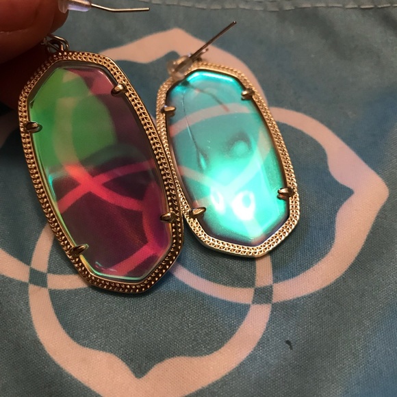 SOLD...Kendra Scott Iridescent Dichroic. - Picture 6 of 6