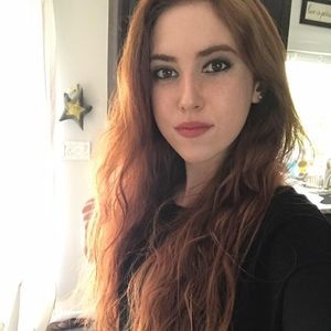 Meet your Posher, Caitlin