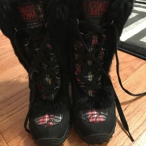 Coach snow boots - red plaid.