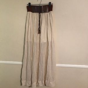 Renaissance long skirt with belt