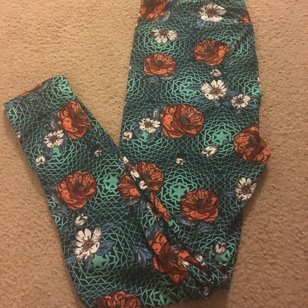 Lularoe leggings.