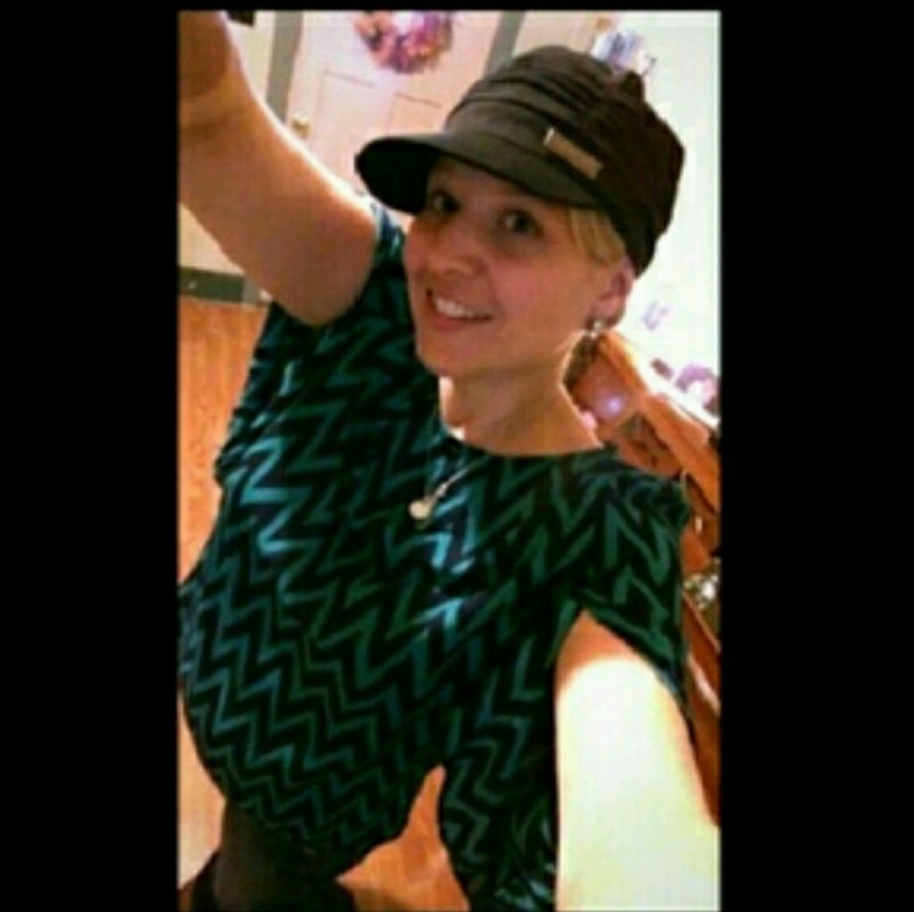 NWOT Tulip-sleeved Chevron Top