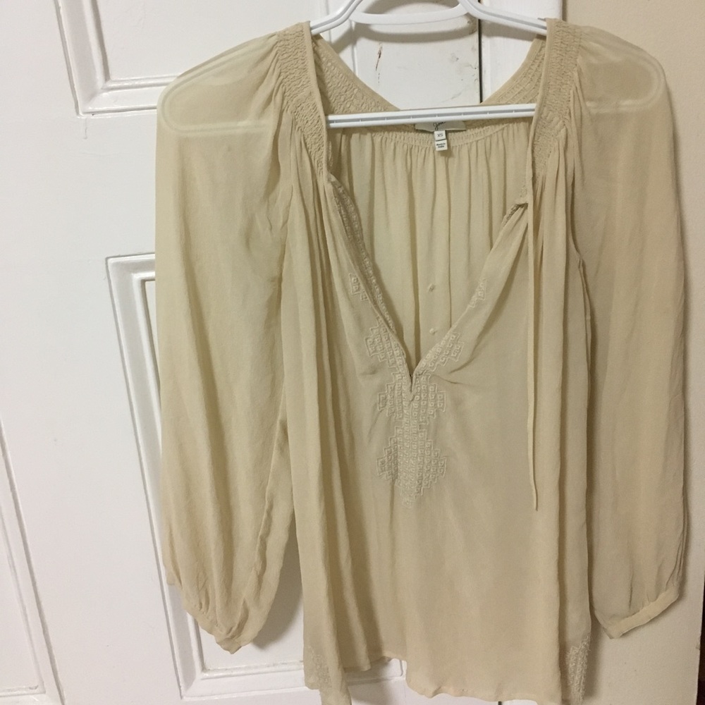 Flowy tunic with detailed stitching