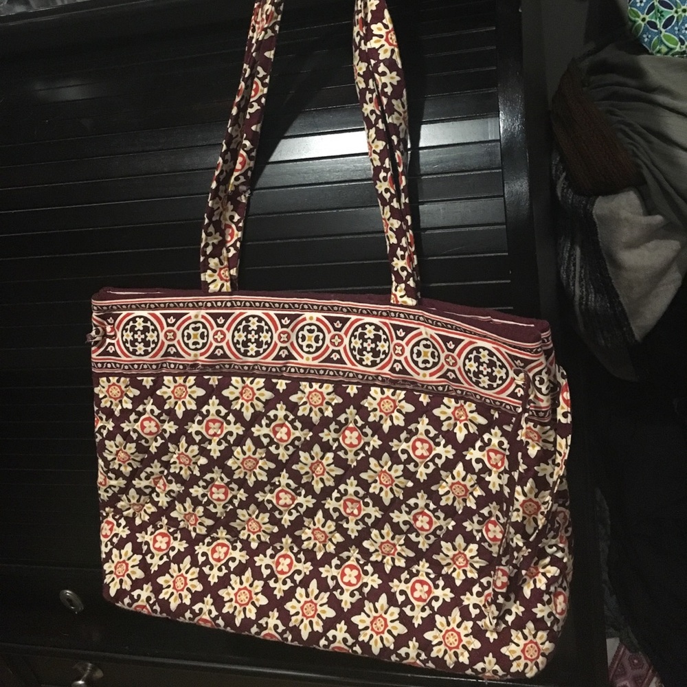 Vera Bradley smaller tote with magnetic closure