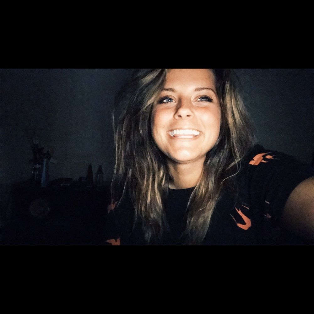 Meet your Posher, Adrianna