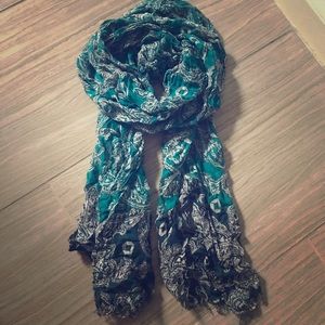 Chase scarf
