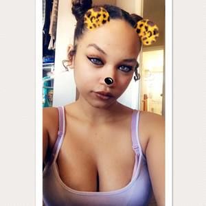 Meet your Posher, Kacey