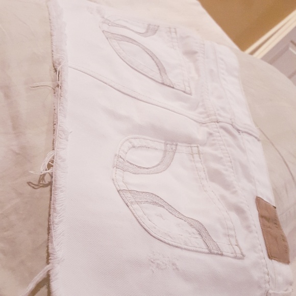 Beautiful Nwot White Hollister skirt - Picture 6 of 8