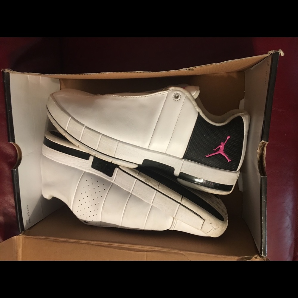 Women’s Jordan’s Team Elite II Low Shoes! 11