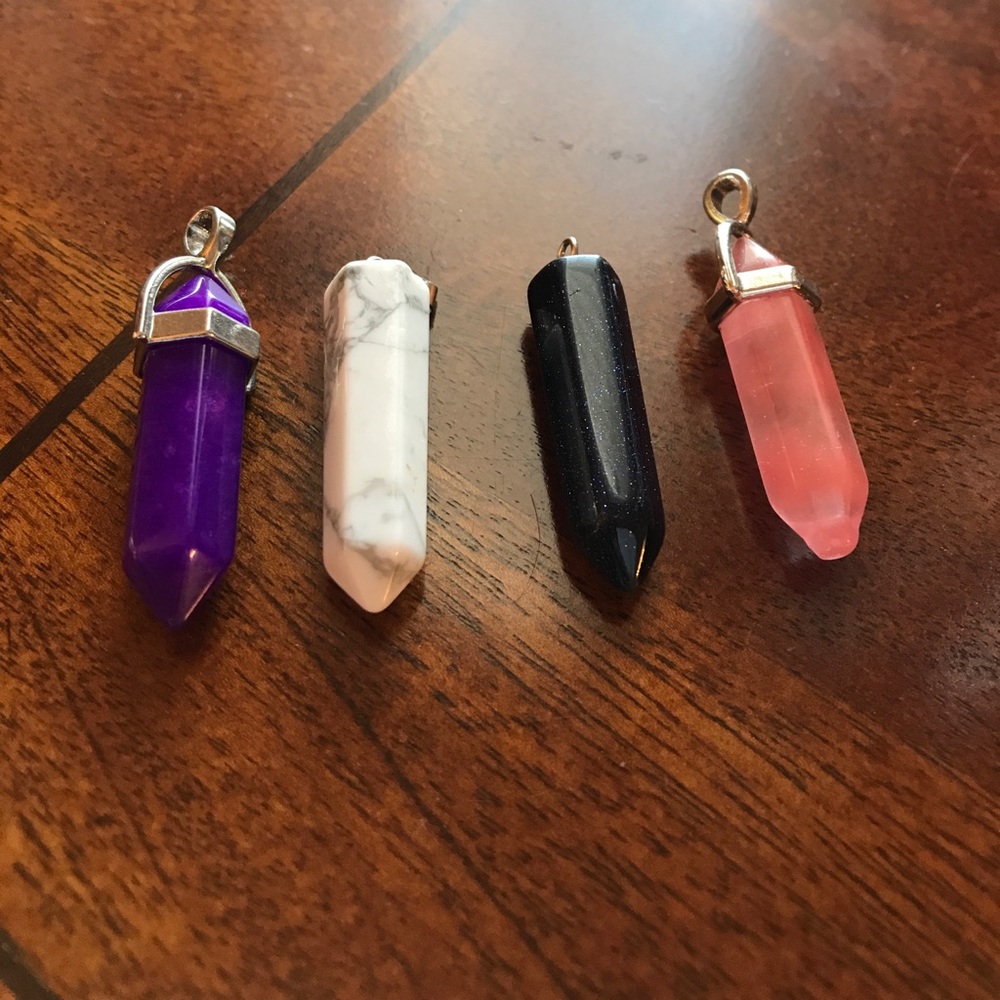 Set of 4 necklace crystal pendants