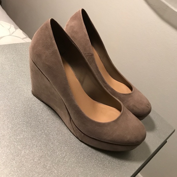 Tan Swede wedges - Picture 1 of 2