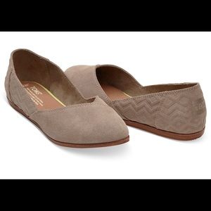 Toms Jutti flat 5.5 in Desert Suede