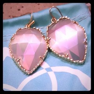 Beautiful and unique Kendra Scott earrings!