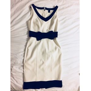 *WHITE HOUSE BLACK MARKET* DRESS W/ BOW BELT