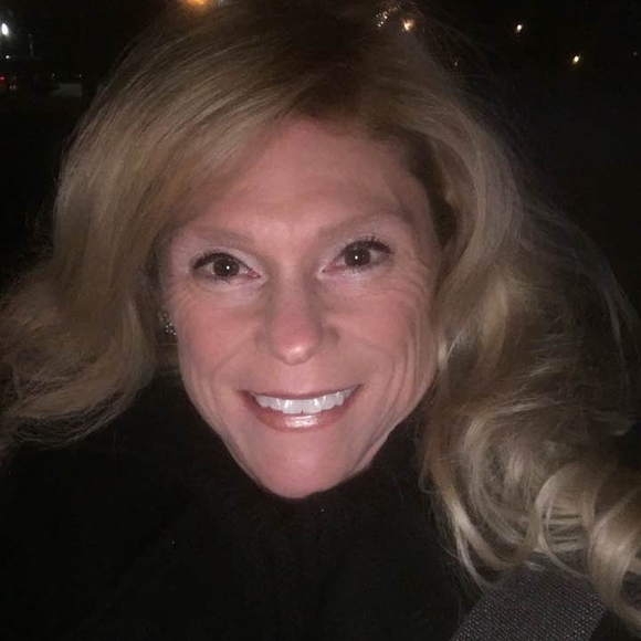 Meet your Posher, Vicki - Picture 1 of 1