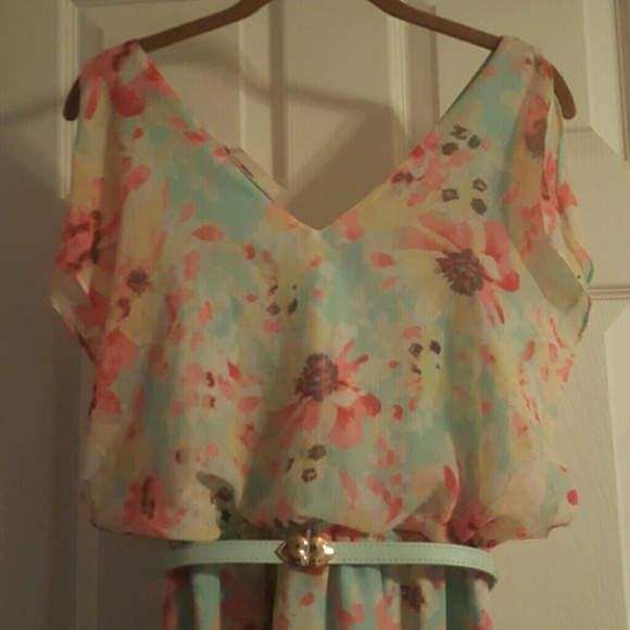 Dress - Picture 2 of 4