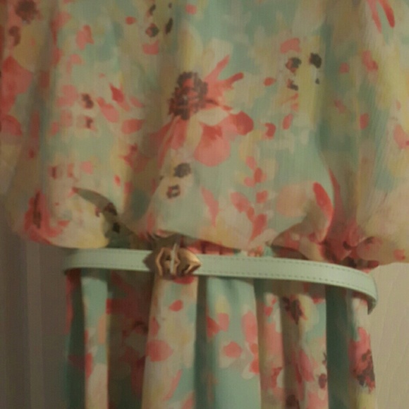 Dress - Picture 4 of 4