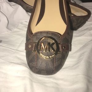 MICHAEL Michael Kors gold emblem logo flats