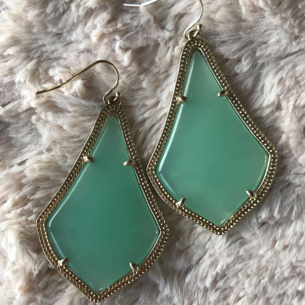 Kendra Scott earrings ✨