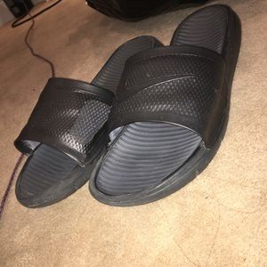 Nike sandals size 11 for men