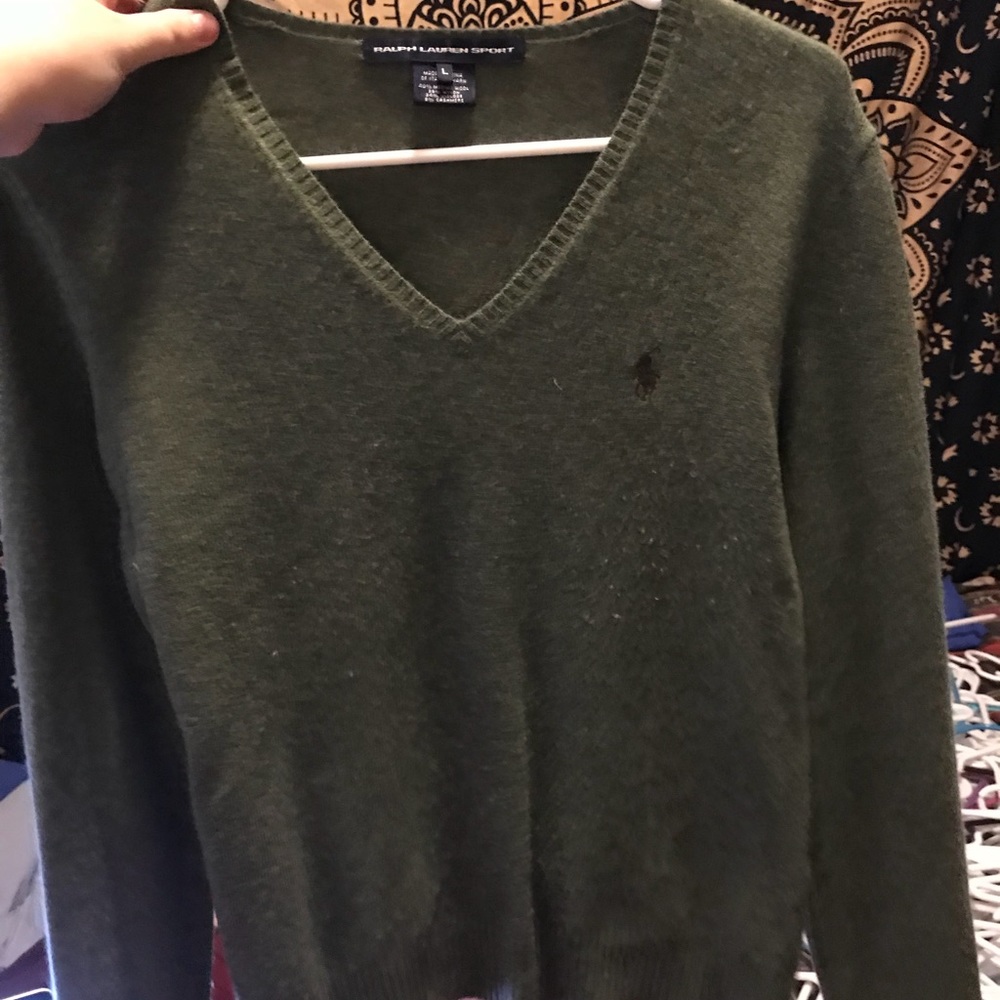 V neck sweater