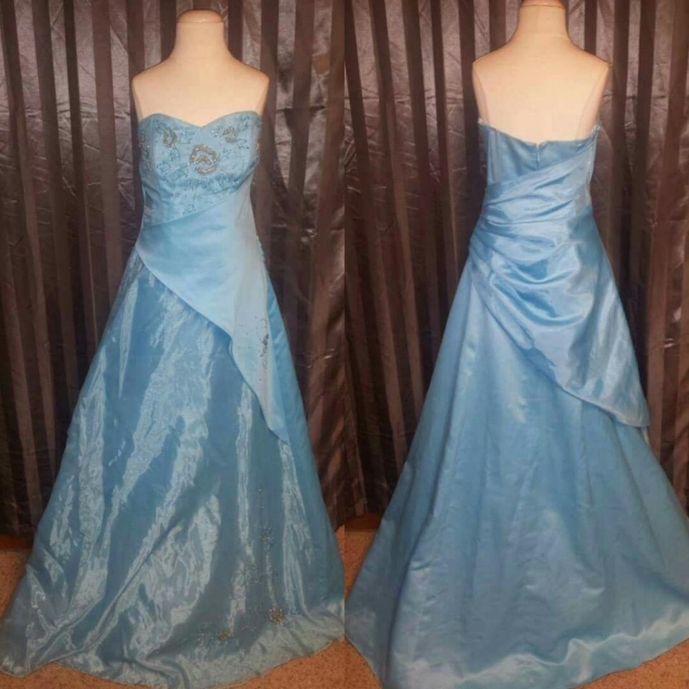 Blue prom or pageant dress