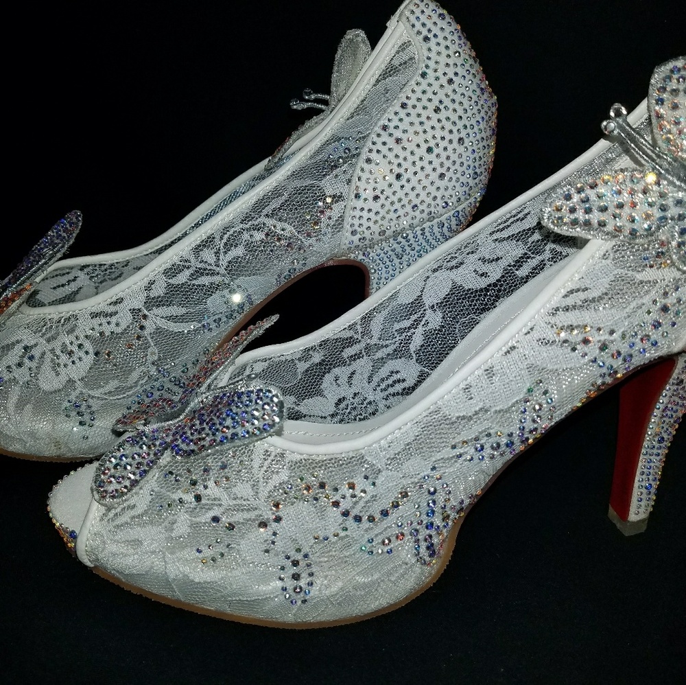 NIB White Lace Glitter Butterfly Platform Heels